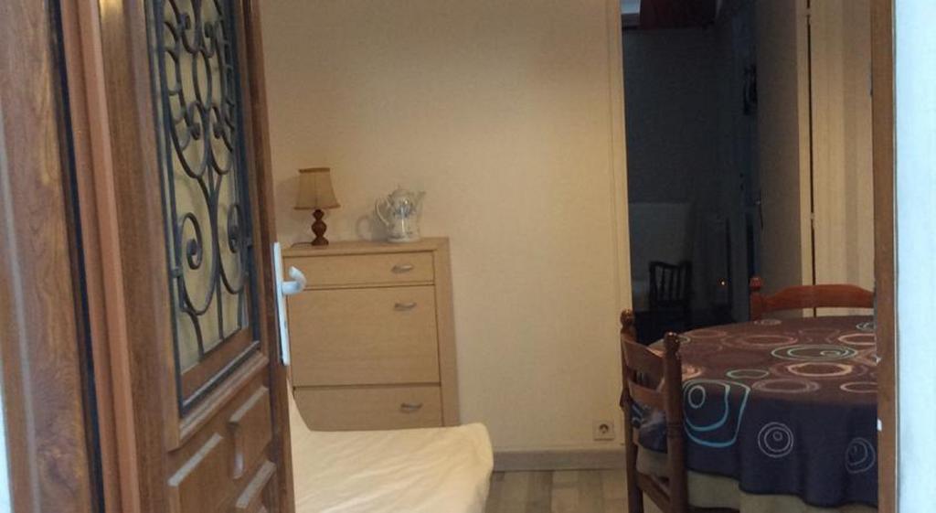 Au Coeur De Bourg Csm Apartamento Courseulles-sur-Mer Quarto foto